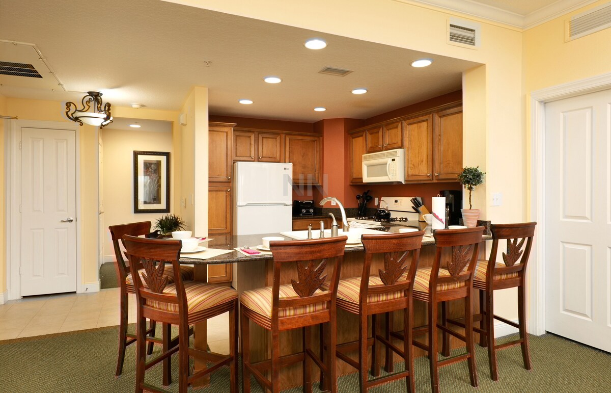 Cozy 3bdr Home with Balcony, 10 minutes from Disney