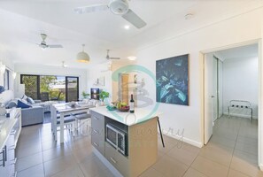 ZEN QUEST - 2BED/2BATH Cook up a storm in the fully equipped kitchen, complete with modern appliances