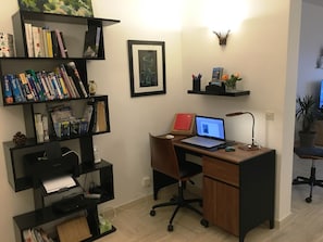 office with printer and high speed (fiber) internet