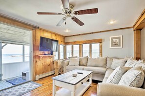 Living Room | Queen Sleeper Sofa | Ocean Views | A/C Units