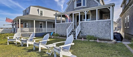 Marshfield Vacation Rental | 2BR | 2BA | 1,227 Sq Ft | Stairs Required