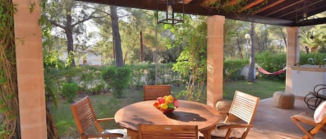 photo of a quiet holiday home surrounded by nature