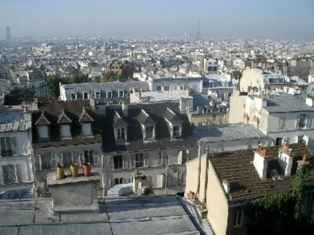 Paris 18 Montmartre: flat in " haut montmartre "