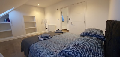 Luxurious 1 Bed Apartment near Wimbledon Tennis