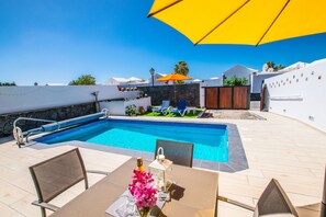 Villa Alegranza - Pool & Terrace