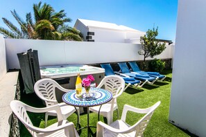 Villa Alegranza - Hot Tub & Private Garden