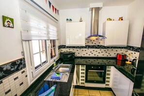 Villa Alegranza - Kitchen
