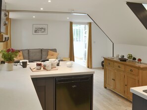 Well presented open plan living space | Ysgoldy Salem - Cewydd Cottages, Cwm-Cewydd, near Machynlleth
