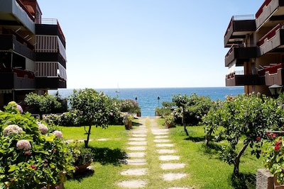 Apartment in Letojanni overlooking the sea