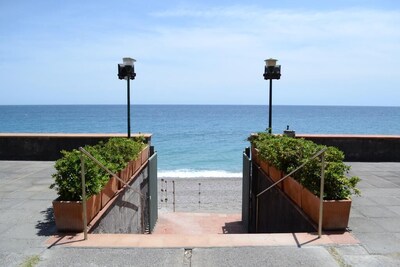 Apartment in Letojanni overlooking the sea