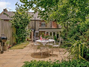 Pretty enclosed garden | Rose Cottage, Fulking, near Brighton