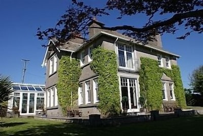 Magnificent Country House in the Gower, minutes from wonderful beaches
