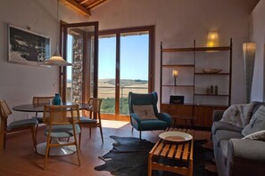TUSCANY FOREVER RESIDENCE VILLA LIBERTA FIRST FLOOR APARTMENT boutique holiday rental in Volterra 