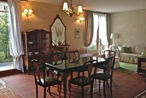TUSCANY FOREVER RESIDENCE VILLA FELICITA GROUND FLOOR APARTMENT
Boutique  holiday rental in Volterra