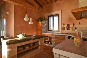 TUSCANY FOREVER RESIDENCE VILLA III APICIUS FIRST FLOOR APARTMENT 
Boutique holiday rental in Volterra Tuscany