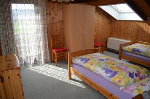 Schlafzimmer 2
