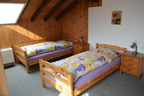 Schlafzimmer 2