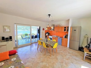 Wohnbereich. Villa Marela,Wohnzimmer und kuche