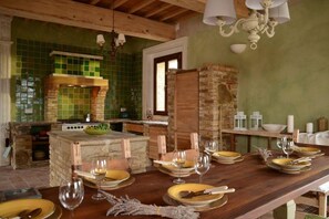 TUSCANY FOREVER RESIDENCE VILLA VI TERRA GROUND FLOOR APARTMENT boutique holiday rental.