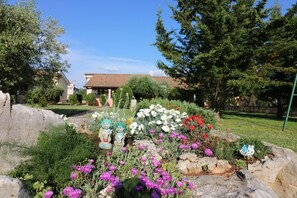 External view of the building. Bungalow Melisa