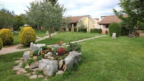 External view of the building. Bungalows Melisa