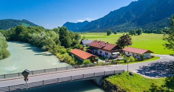 Holiday apartments Hofer in the Zugspitzland