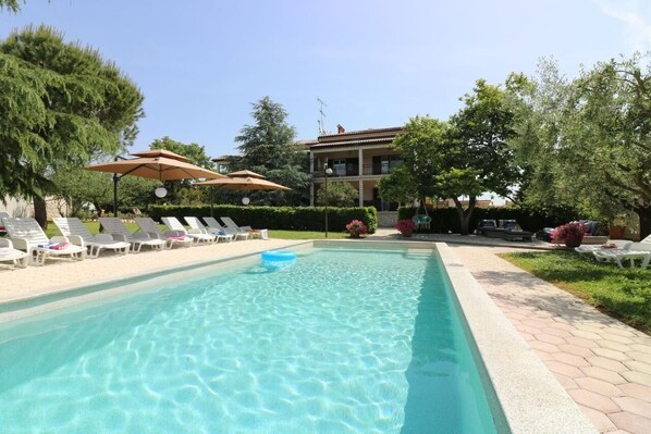 Holiday apartment Rosmarin with 3 bedrooms for 4 - 6 people