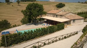 Casale mit Pool, jacuzzi und pergola in traumhafter Panoramalage!   