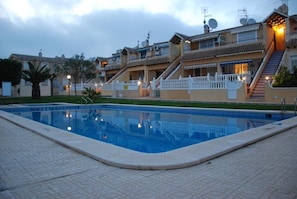 apartment on ground floor overlooking the swimming pool