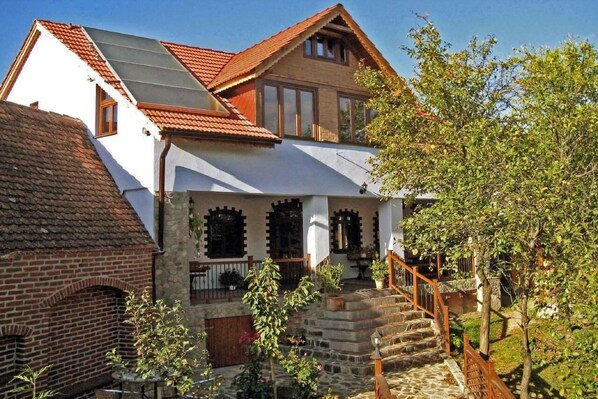 Casa Crina • self catering holiday villa rental in quaint Carpathian village near Sibiu, Transylvania, Romania