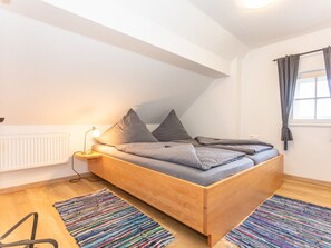 Ferienwohnung Schlossblick-Schlafzimmer