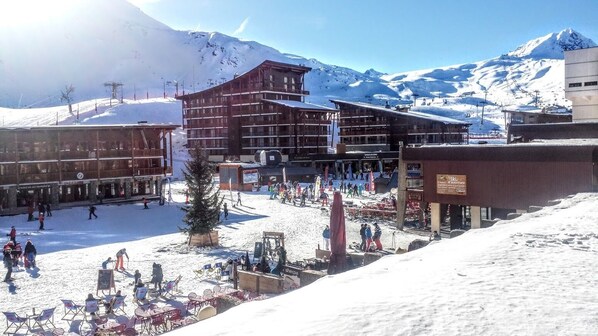 Snow and ski sports