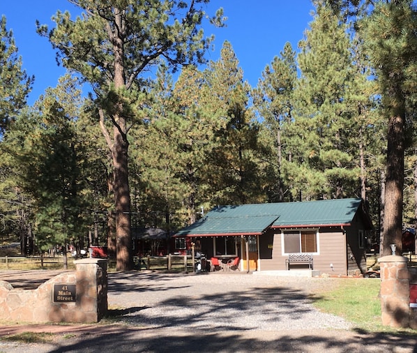 Located in the heart of Greer Az