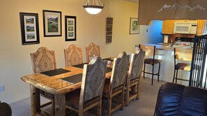 Dining & kitchen area