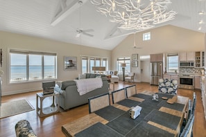 Tipsy Turtle offers a luxury oceanfront vacation for your group!