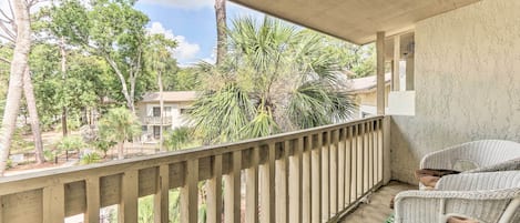 Hilton Head Island Vacation Rental | 3BR | 2BA | 1,600 Sq Ft | Stairs Required