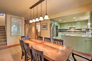 Dining Area | Dishware & Flatware