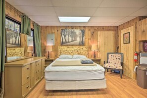 Studio | Sleeping Area | Queen Bed | Twin Bed