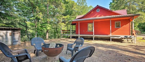 Broken Bow Vacation Rental | 2BR | 2.5BA | 1,235 Sq Ft | Stairs Required