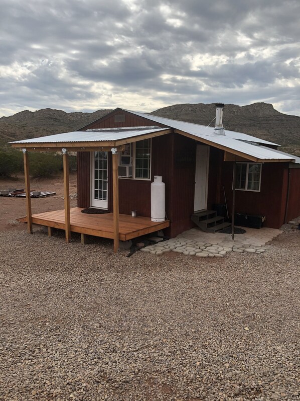 Quaint Cozy Tin Roofed Private