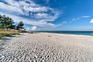 Bradenton Beach | Walking Distance