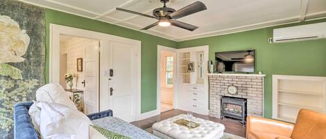 Make yourself at home in this Gainesville vacation rental cottage.