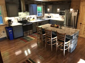 Large Kitchen with Dishwasher, Microwave, Coffeemaker, Icemaker, Toaster Oven