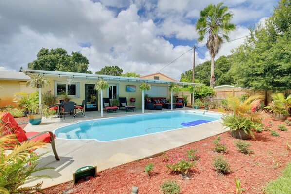 St. Petersburg Vacation Rental | 3BR | 2BA | Step-Free Access | 1,500 Sq Ft