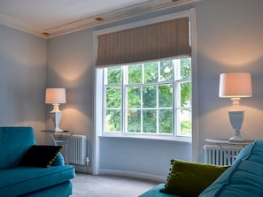 Comfortable living room | Oxtoby’s Upstairs - Oxtoby’s Cottages York, York