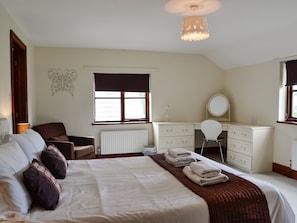 Double bedroom | Brynich Villa, Brecon