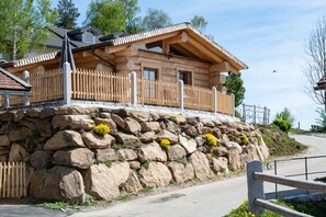 Chalet Auszeit (45qm) mit großer Sonnenterrasse-Chalet Auszeit