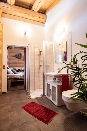Chalet Auszeit (45qm) mit großer Sonnenterrasse-Chalet Auszeit