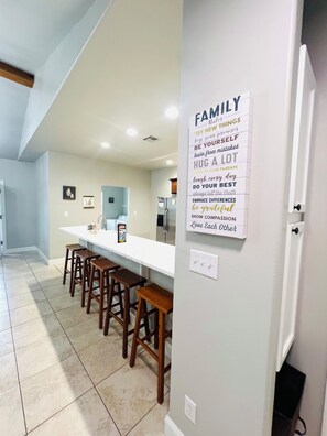 Kitchen Bar