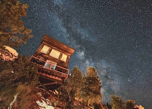 Stargazing right from your treehouse
